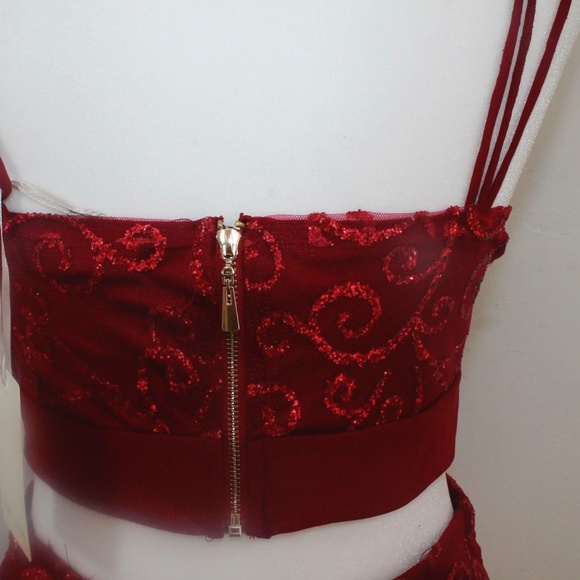 Two Piece Spaghetti Strap Top and Pencil Skirt Set - Picture 5 of 8